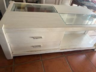 Mesa de centro de madera y cristal