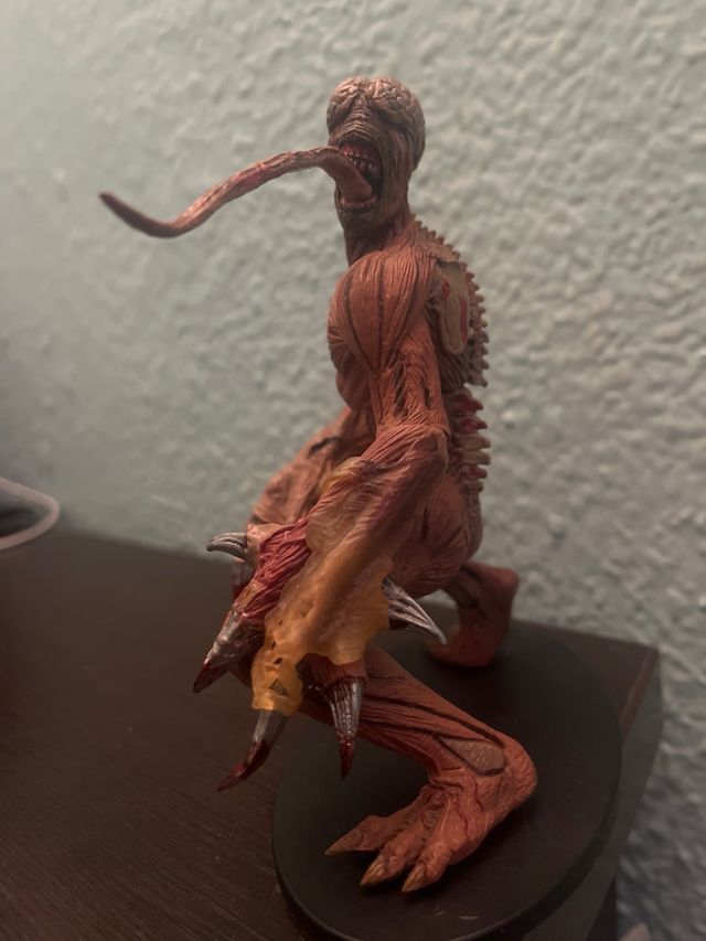 Figura NECA Licker Resident Evil
