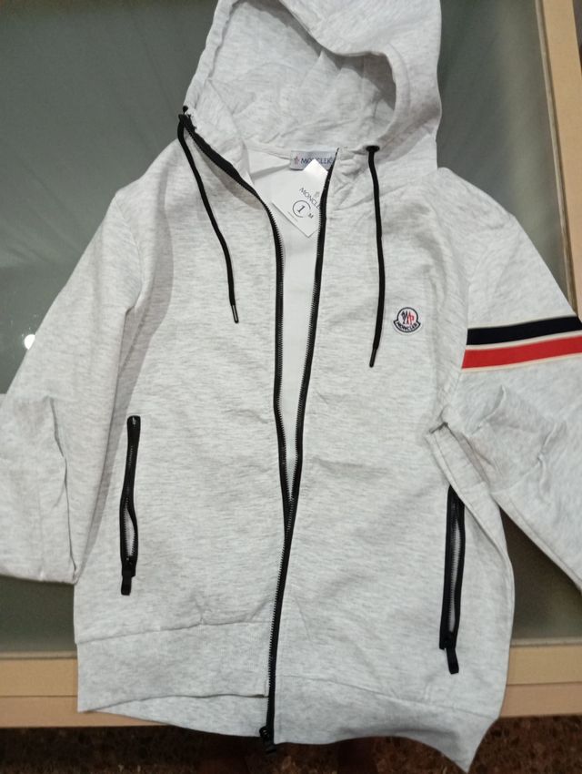 Chándal Moncler Gris Talla M de niño