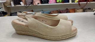 Sandalias de esparto beige talla 41