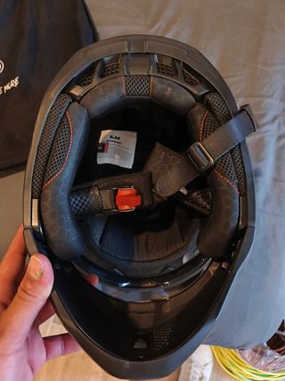 Casco de moto negro