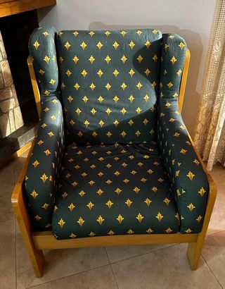Sofá y 2 sillones verdes con estampado