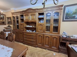 Mueble de salón y mesa de pino mazizo