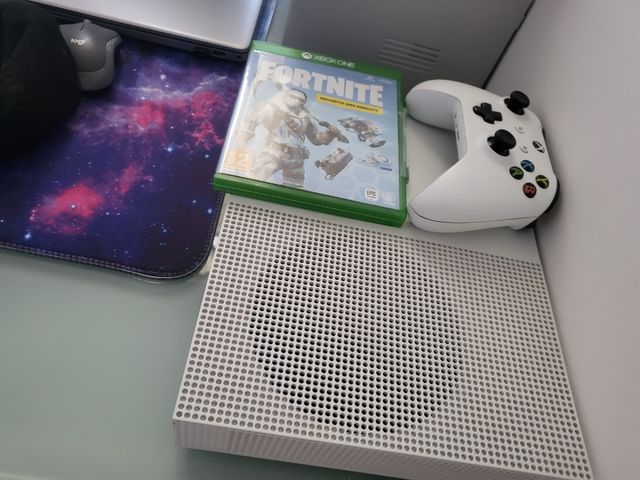 Xbox One S Bianco + Fortnite