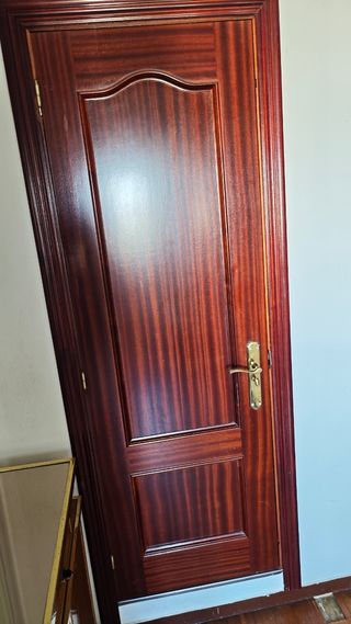 Puerta de interior madera con cristales