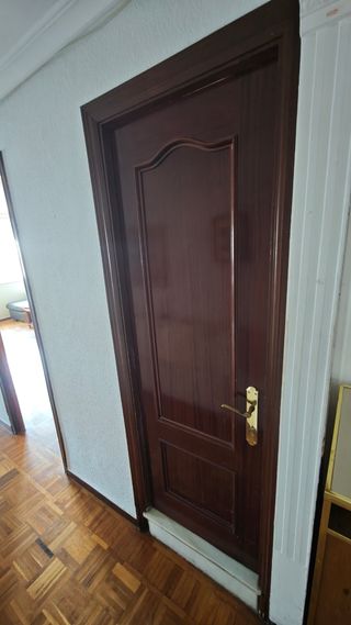 Puerta de interior madera con cristales