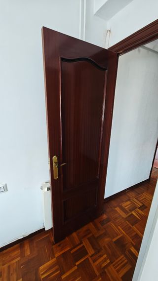 Puerta de interior madera con cristales