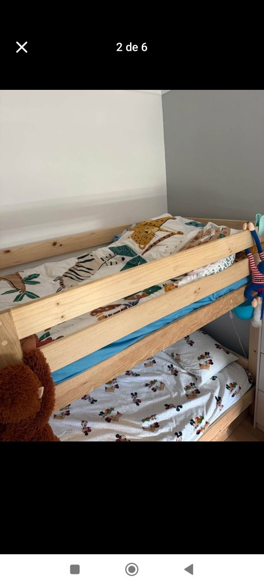 Beliche de madeira com 2 colchões