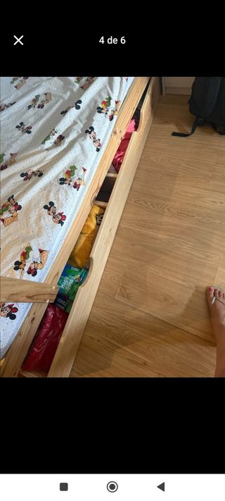 Beliche de madeira com 2 colchões