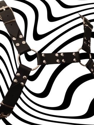 Harness in ecopelle con borchie uomo gothic metal
