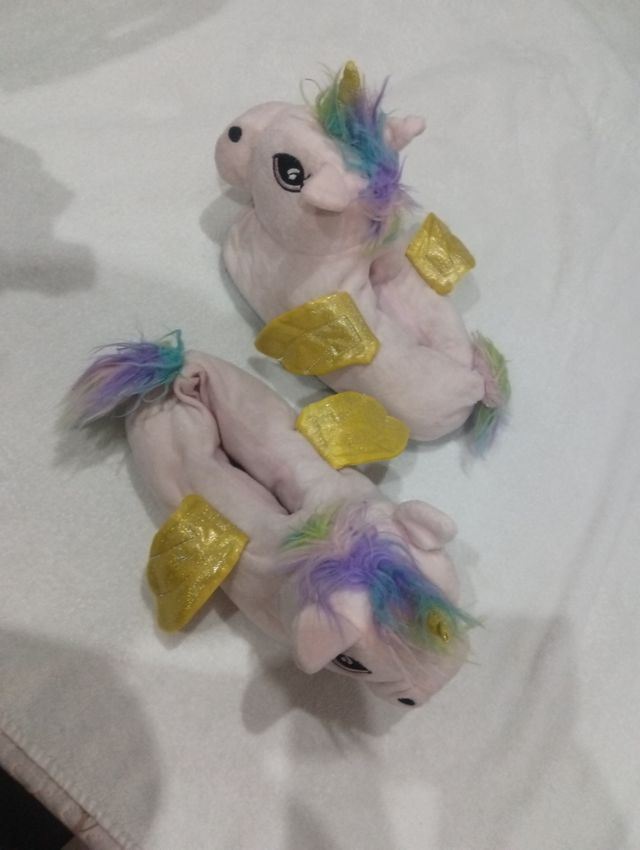 Zapatillas Unicornio con Alas Doradas