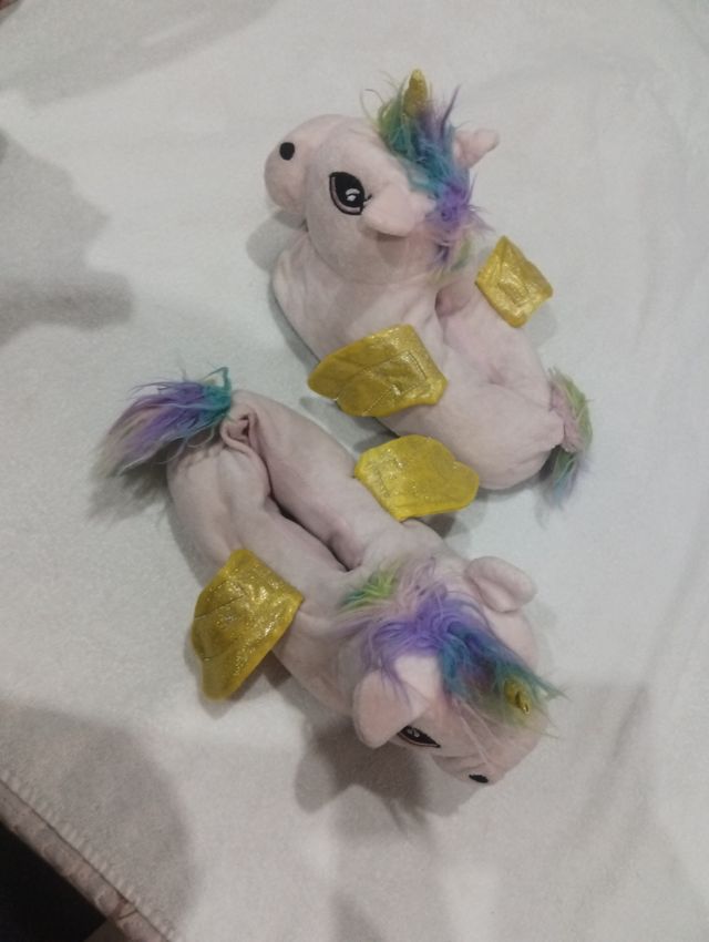 Zapatillas Unicornio con Alas Doradas