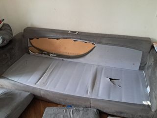 Divano 3 posti grigio + poggiapiedi