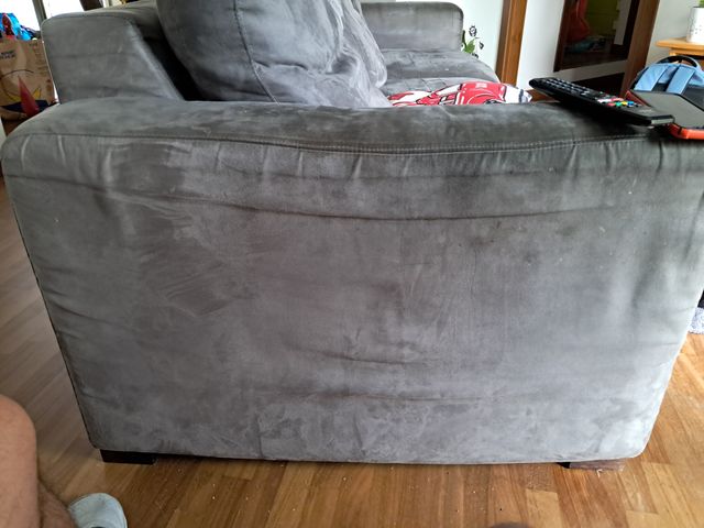 Divano 3 posti grigio + poggiapiedi