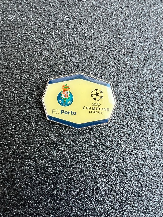 Pins FC Porto UEFA Champions League
