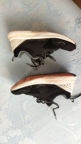 Zapatillas deportivas negras
