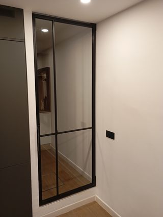 Puertas de hierro y cristal