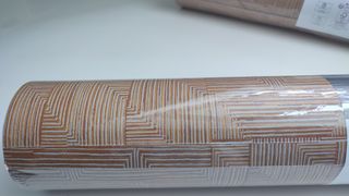 Papel pintado geométrico marrón