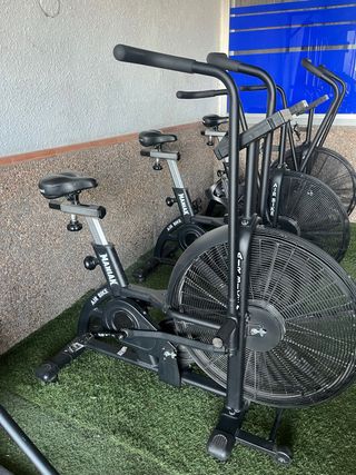 Bicicleta de Aire Maniak
assault bike 