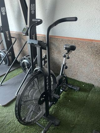 Bicicleta de Aire Maniak
assault bike 