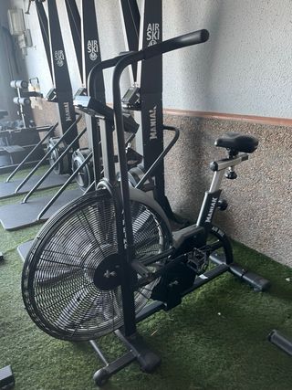 Bicicleta de Aire Maniak
assault bike 