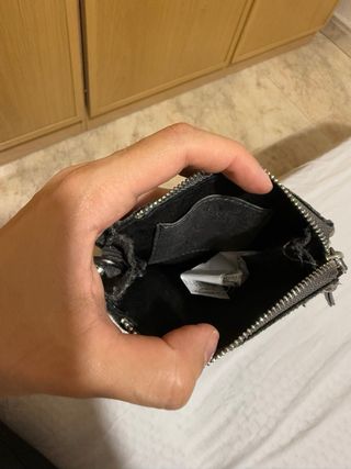 Cartera de fiesta con cadena y tachuelas