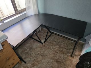 Escritorio de esquina negro y madera
