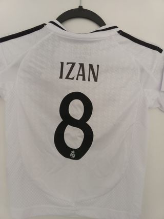 Camiseta Real Madrid Adidas Blanca 
Talla 18
