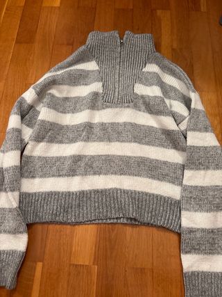 Jersey de rayas gris y blanco