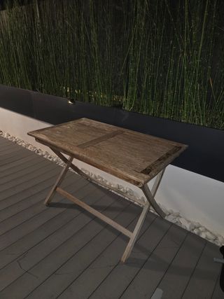 Mesa de jardín plegable de madera