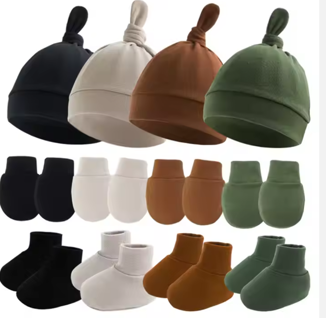 Conjunto Gorro, Luvas e Meias para Bebé