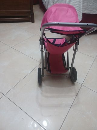 Carrito de muñecas rosa