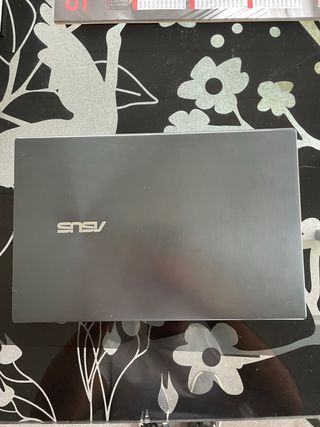 Asus ZenBook 14 UM425U - 8GB RAM, 500GB SSD