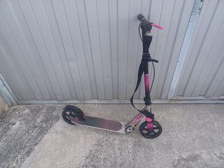Patinete infantil rosa y negro