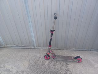 Patinete infantil rosa y negro