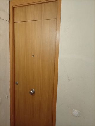 Carpintero / instalador .