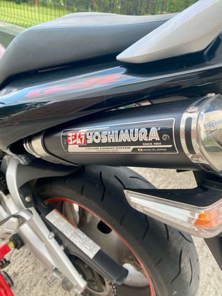 Suzuki GSR 600 Yoshimura.
