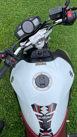 Suzuki GSR 600 Yoshimura.