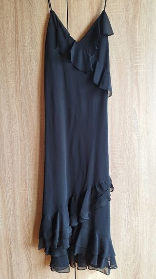 Vestido fiesta negro con volantes