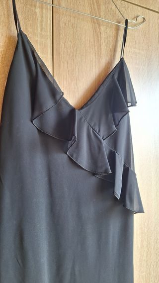 Vestido fiesta negro con volantes