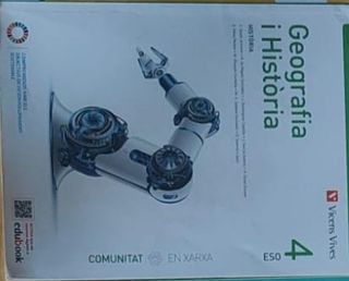 Libro de texto de Geografía e Historia en catalán