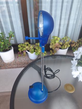 Flexo Aplique de Luz Azul y Plateado