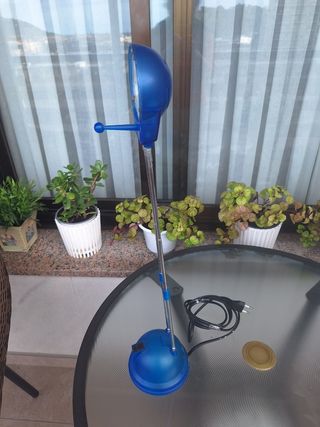 Flexo Aplique de Luz Azul y Plateado