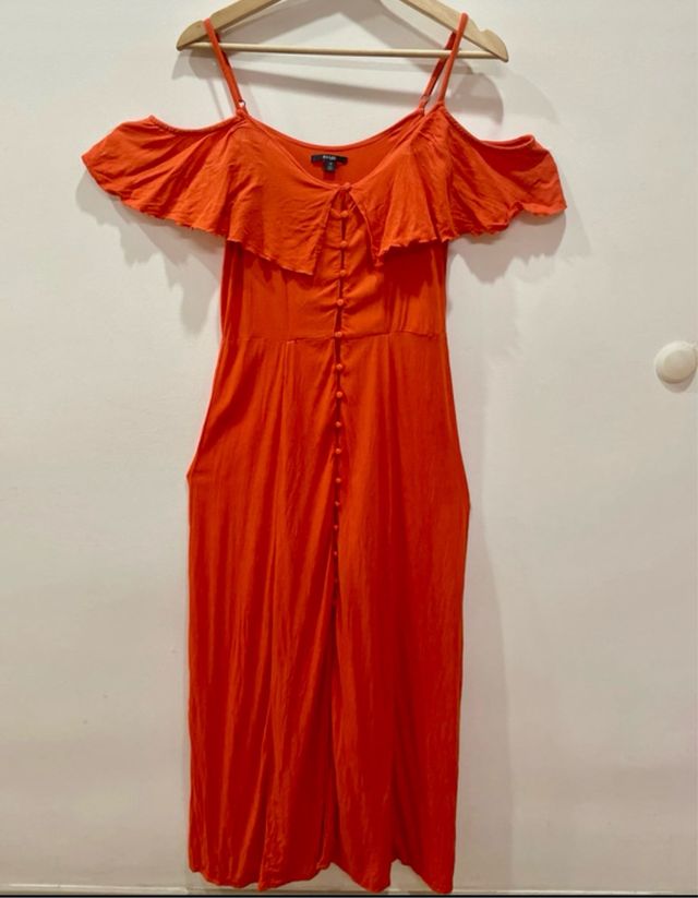 Vestido naranja Kiabi con volantes