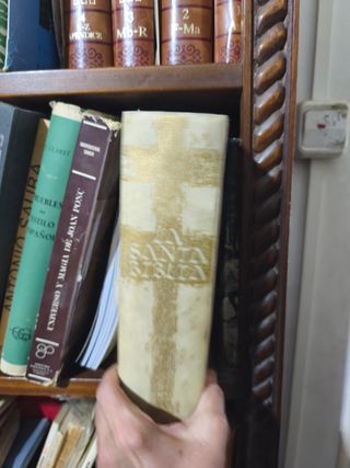 Santa Biblia con dibujos de Dalí