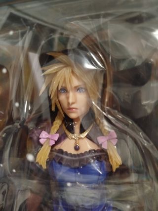 Final Fantasy VII Remake Cloud Dress Play Arts Kai