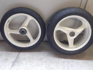 Llantas Magnesio Honda RC30 17 pulgadas 