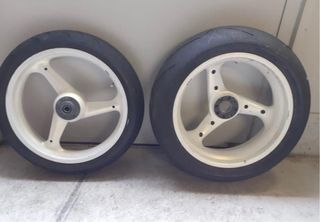 Llantas Magnesio Honda RC30 17 pulgadas 