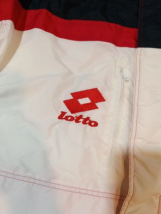 Vintage Chaqueta Lotto Ac Milan en très bon état 