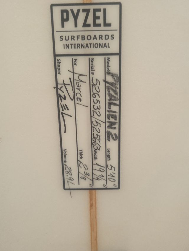 Tabla de surf Pyzel 5'10 28'9L